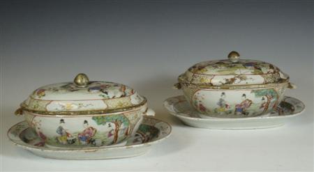 Appraisal: A pair of late th century Chinese tureens covers and