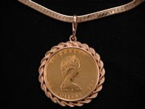 Appraisal: K Gold Canadian Coin Pendent K yellow gold maple leaf