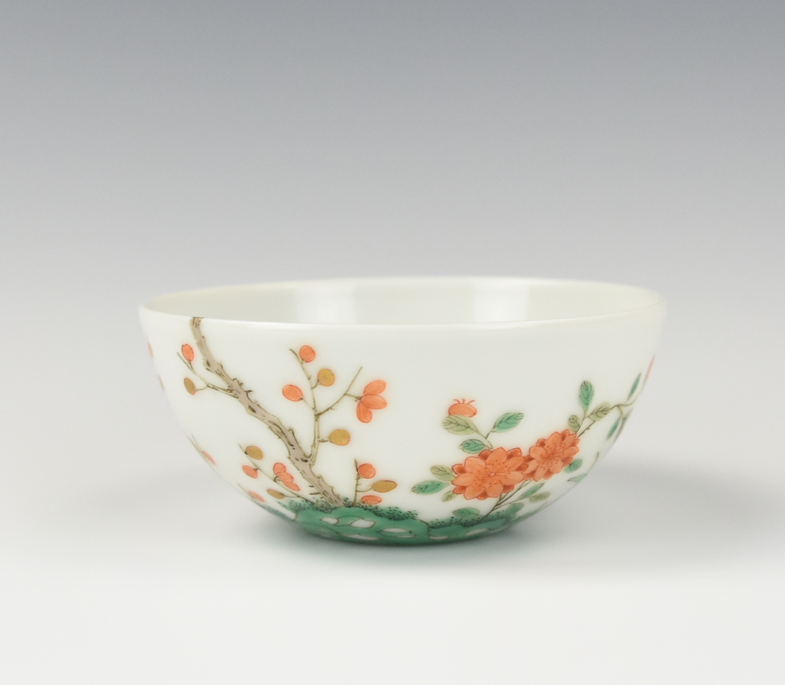 Appraisal: CHINESE FAMILLE VERTE GILT 'PRUNUS CUP A Chinese porcelain Wucai