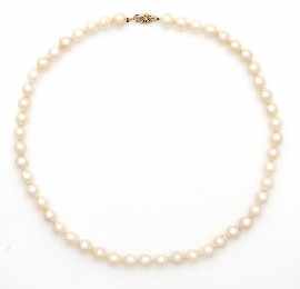 Appraisal: A to mm baroque cultured pearl necklace on a ct