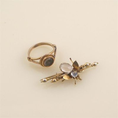 Appraisal: A gold moonstone set bee brooch and a small gold