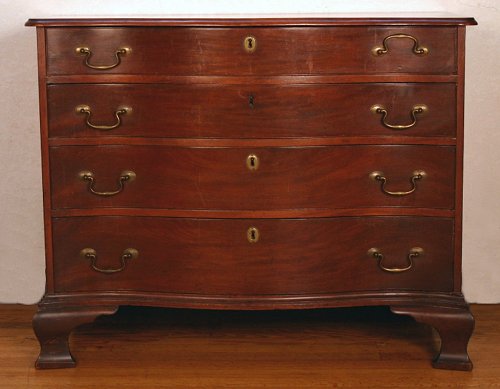 Appraisal: TH CENTURY MAHOGANY SERPENTINE CHEST Chippendale style drawer chest Graduating