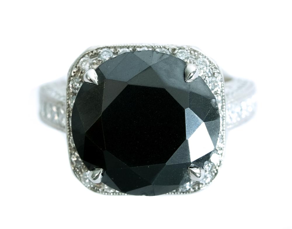 Appraisal: ESTATE PLATINUM DIAMOND RING SIZE Estate Platinum ring with faceted