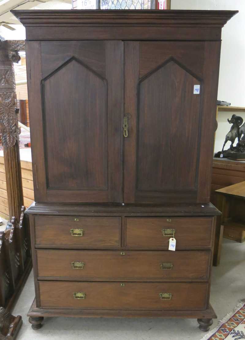 Appraisal: GEORGIAN MAHOGANY LINEN PRESS English early th century a -door