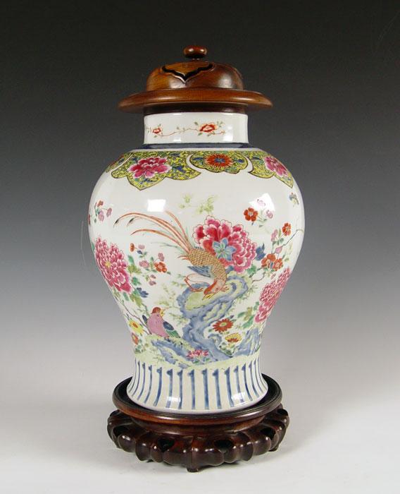 Appraisal: TH C CHINESE PORCELAIN COVERED BALUSTER VASE Famille Rose type