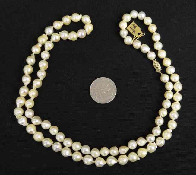 Appraisal: '' strand Japanese salt water Baroque pearls