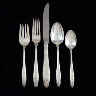 Appraisal: International Prelude Sterling Silver Flatware Service pieces including knives in