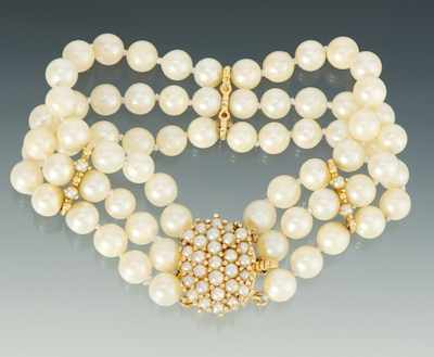 Appraisal: A Ladies' Pearl Bracelet k oval clasp set with seed