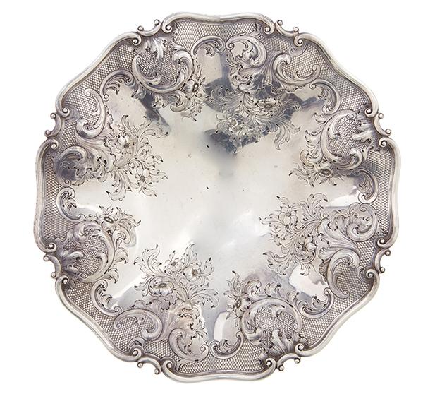 Appraisal: A VICTORIAN SCOTTISH SILVER FRUIT DISH BY ROBERT GRAY AND