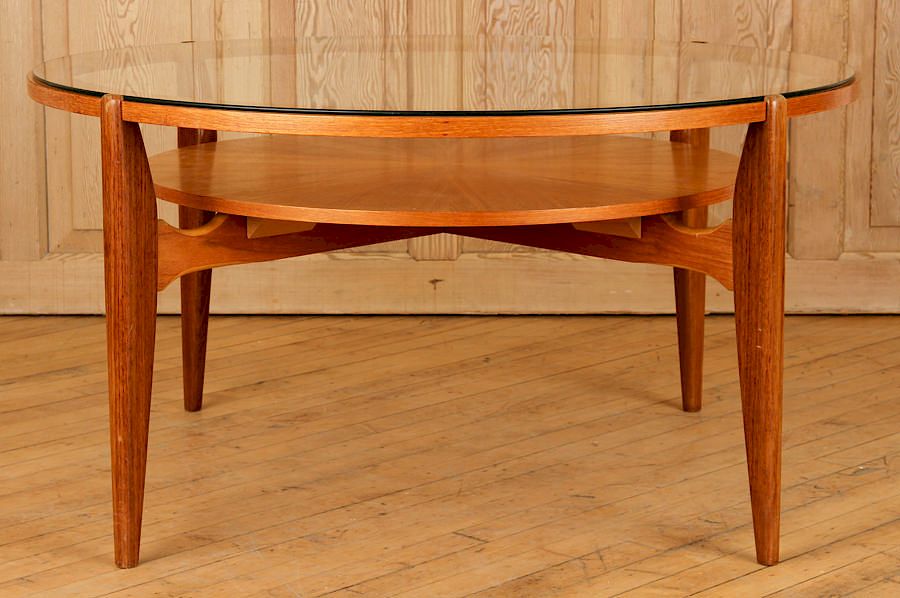 Appraisal: ROSEWOOD ITALIAN OCCASIONAL TABLE GLASS TOP C A large rosewood