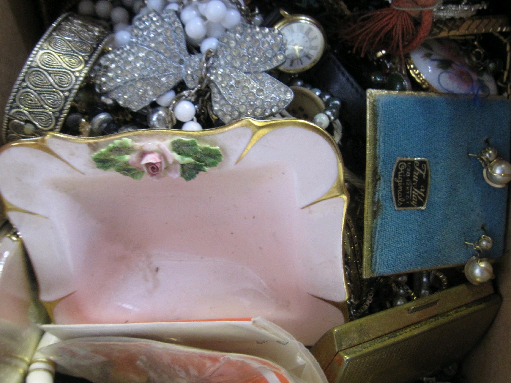 Appraisal: Box of costume jewellery