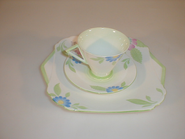 Appraisal: A Shelley china Vogue cup and saucer and matching large