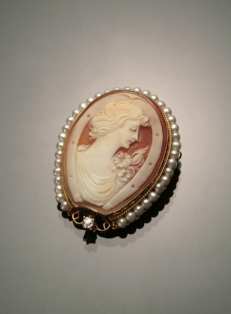 Appraisal: -Karat Yellow-Gold Cultured Pearl and Diamond Cameo Pendant Brooch Set