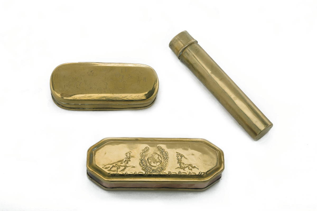 Appraisal: DUTCH ENGRAVED BRASS SNUFF BOX AN ENGRAVED BRASS AND COPPER