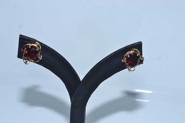 Appraisal: A PAIR OF GARNET EARRINGS TO SCREW BACK FITTINGS IN