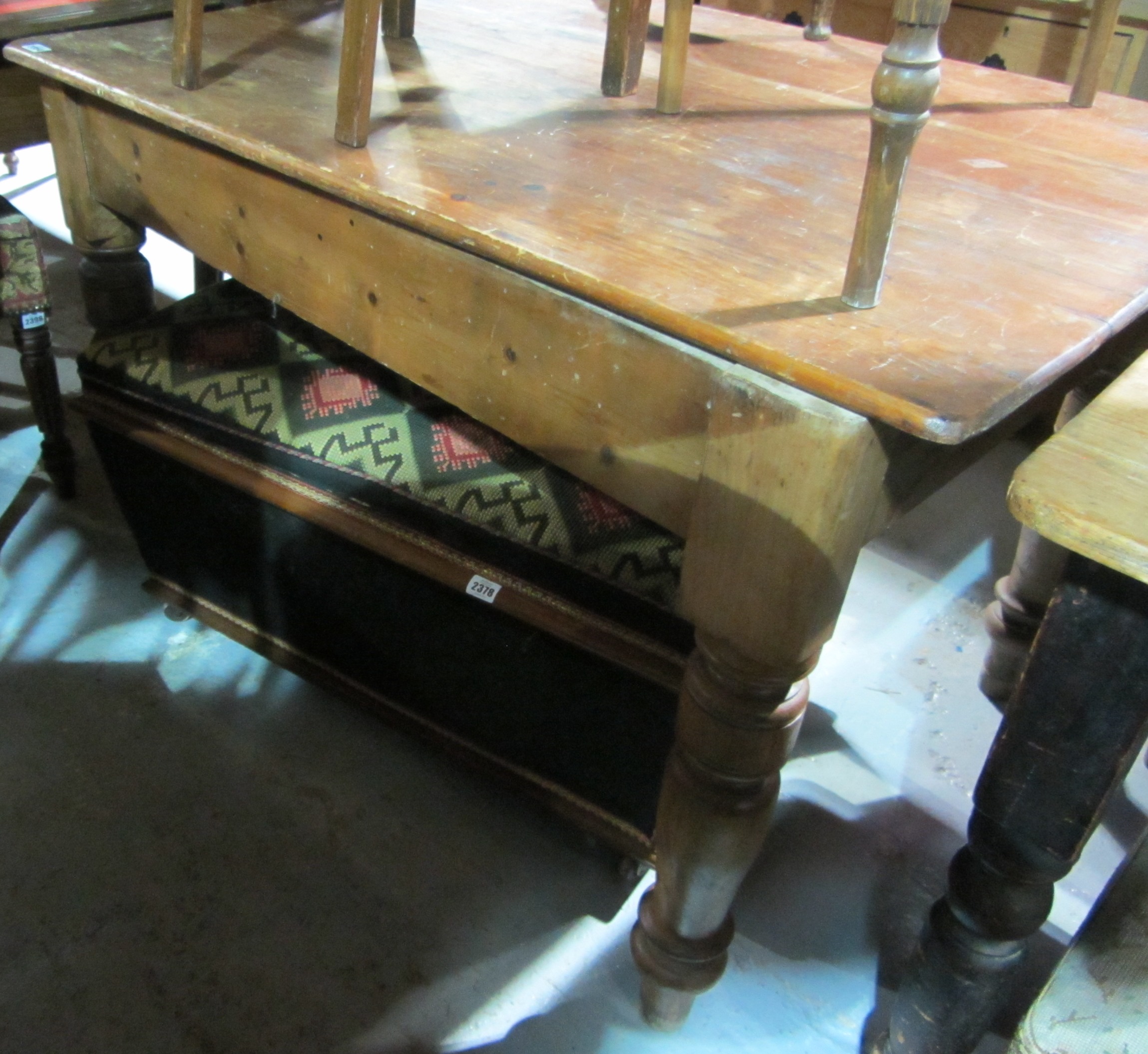 Appraisal: A th century pine rectangular kitchen table