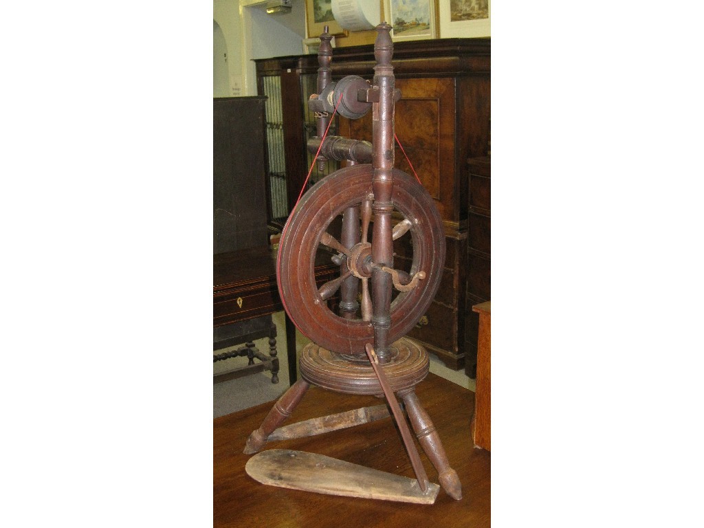 Appraisal: Spinning wheel