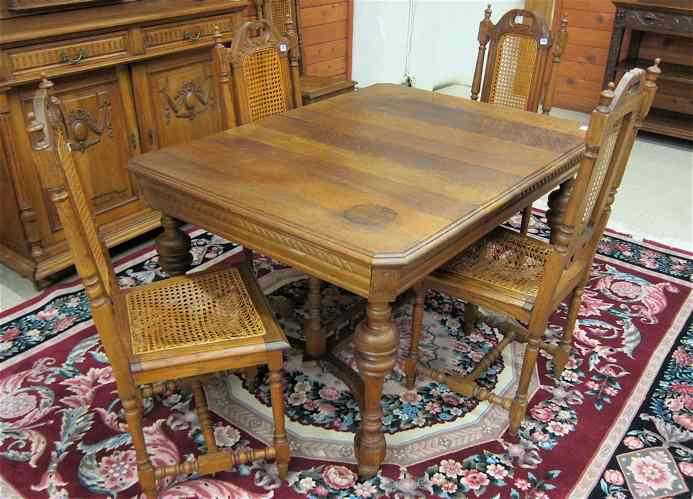 Appraisal: AN OAK DINING TABLE AND SIX CHAIRS French th century