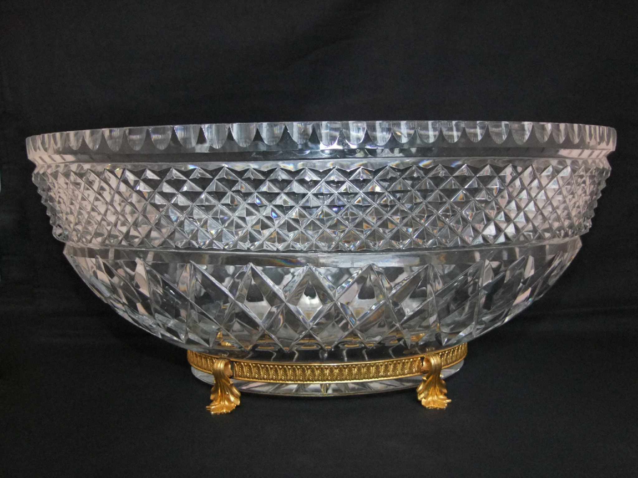 Appraisal: A good quality continental heavy clear cut glass bowl of