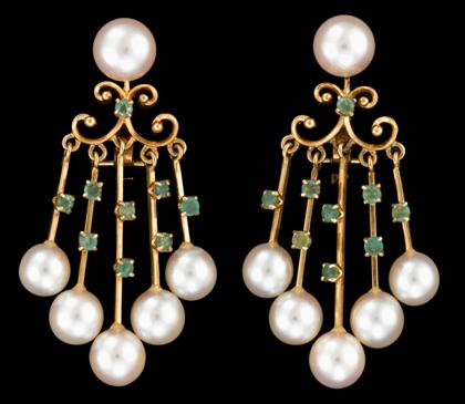 Appraisal: karat yellow gold emerald and pearl earringsComposed of five drops