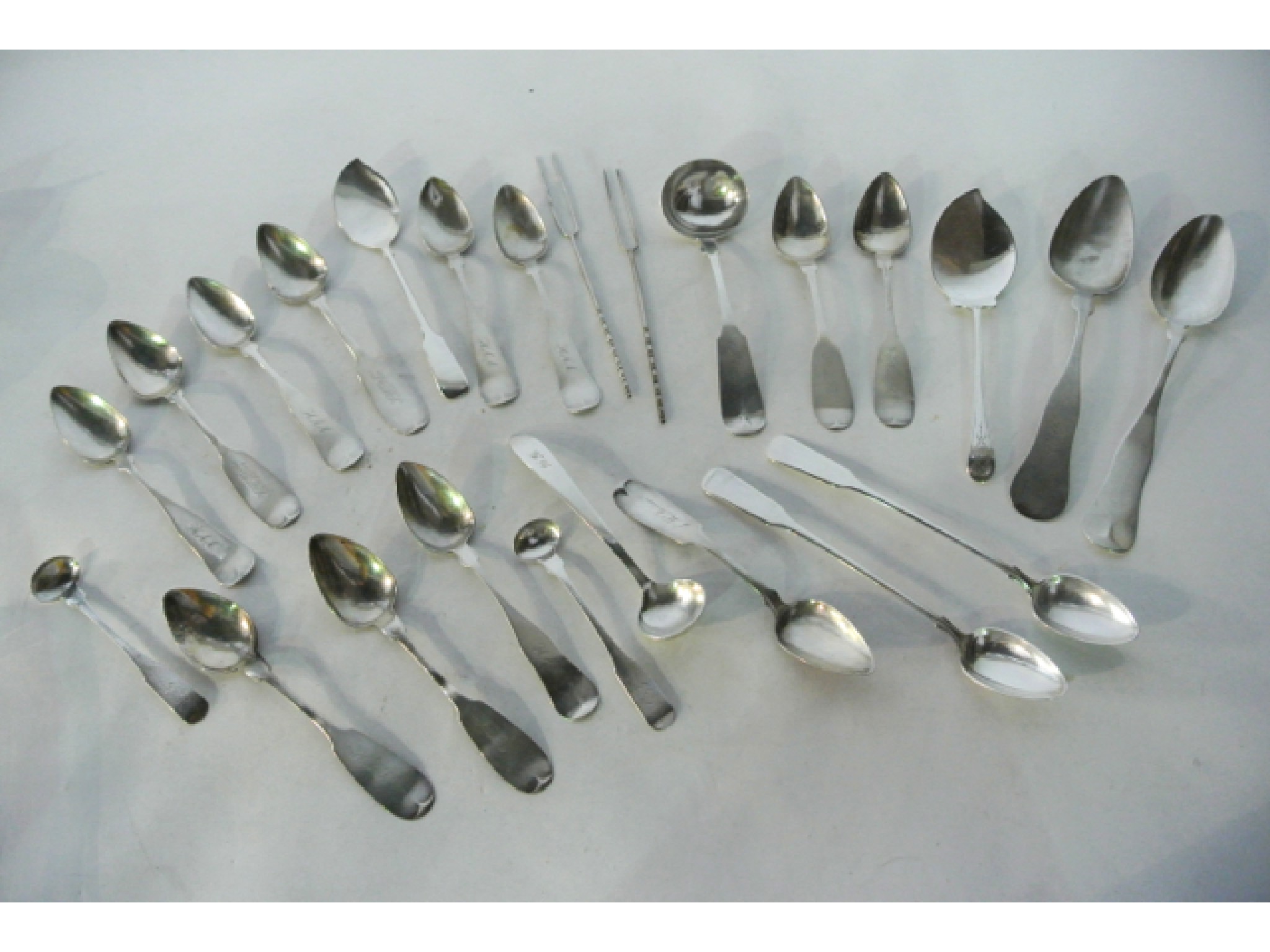 Appraisal: A set of six American silver Fiddle pattern teaspoons J