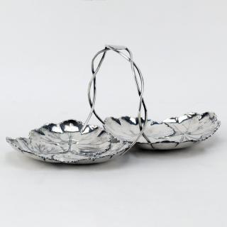 Appraisal: Reed and Barton Sterling Silver Lilly Pad Form Serving Dish