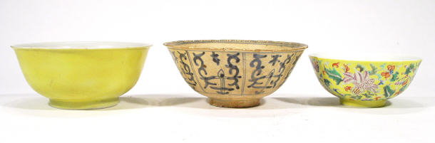 Appraisal: Two Oriental porcelain bowls and a blue and white stoneware