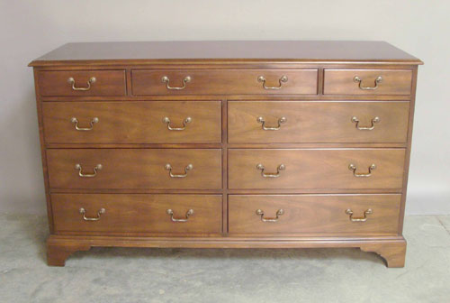 Appraisal: Kittinger mahogany dresser