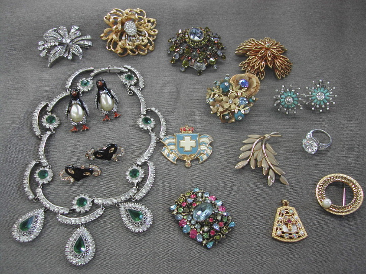 Appraisal: Fifteen-Piece Group of Vintage Lady's Rhinestone Jewelry consisting of a