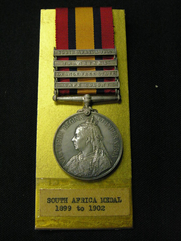 Appraisal: BRITISH MILITARY QUEENS S AFRICA MEDAL - Awarded to Tpr