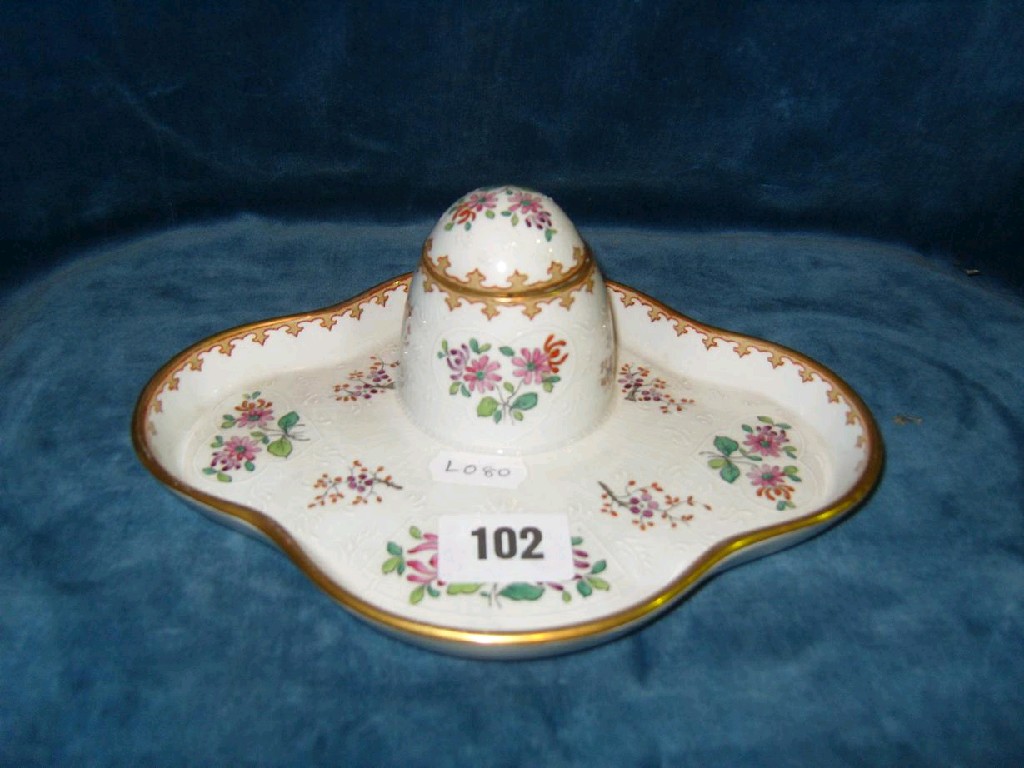 Appraisal: A late th century Copeland Spode inkwell of quatrefoil shaped