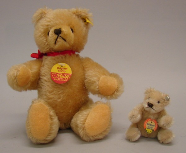 Appraisal: Pair of Original Teddy mohair bears Tan pc bear with