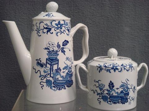 Appraisal: Copeland Spode Blue Bowpot coffee pot with matching covered sugar