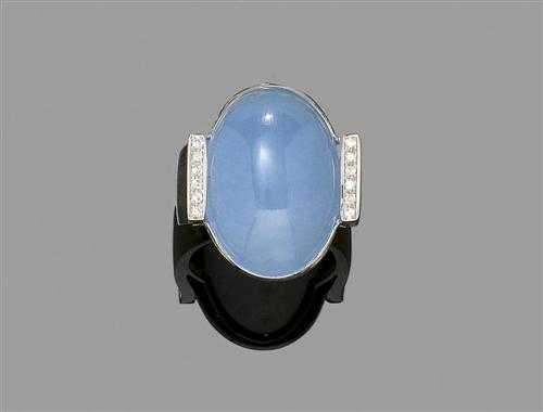 Appraisal: CHALCEDONY AND BRILLIANT-CUT DIAMOND RING White gold Casual-elegant ring the