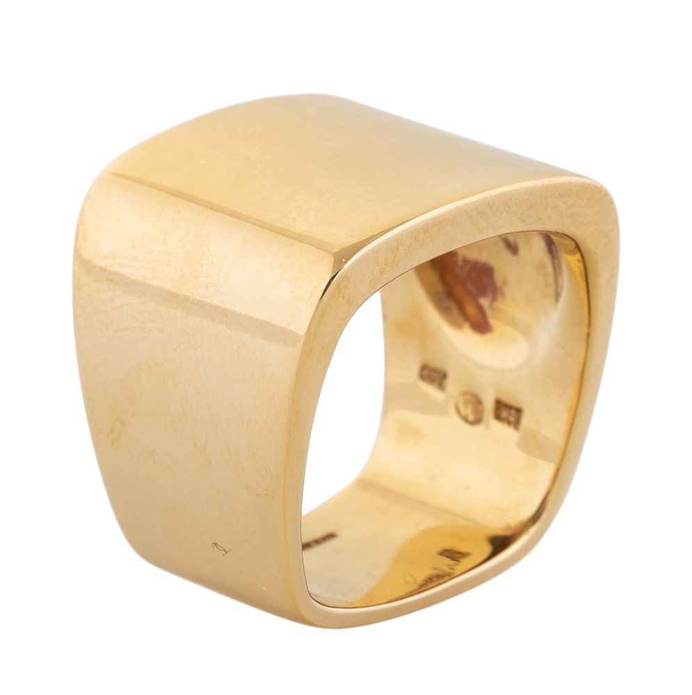 Appraisal: A TIFFANY CO K YELLOW GOLD SQUARE RING A TIFFANY