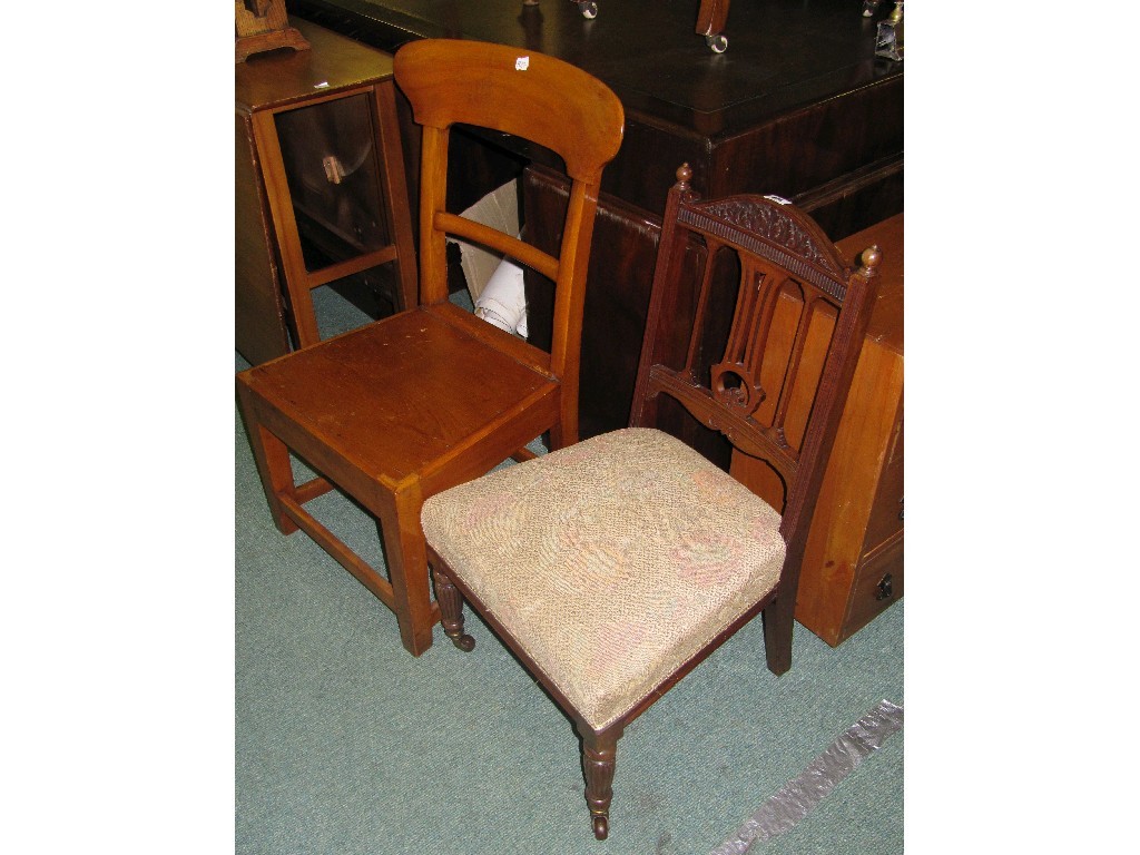 Appraisal: Lot comprising Edwardian nursing chair and a kitchen chair