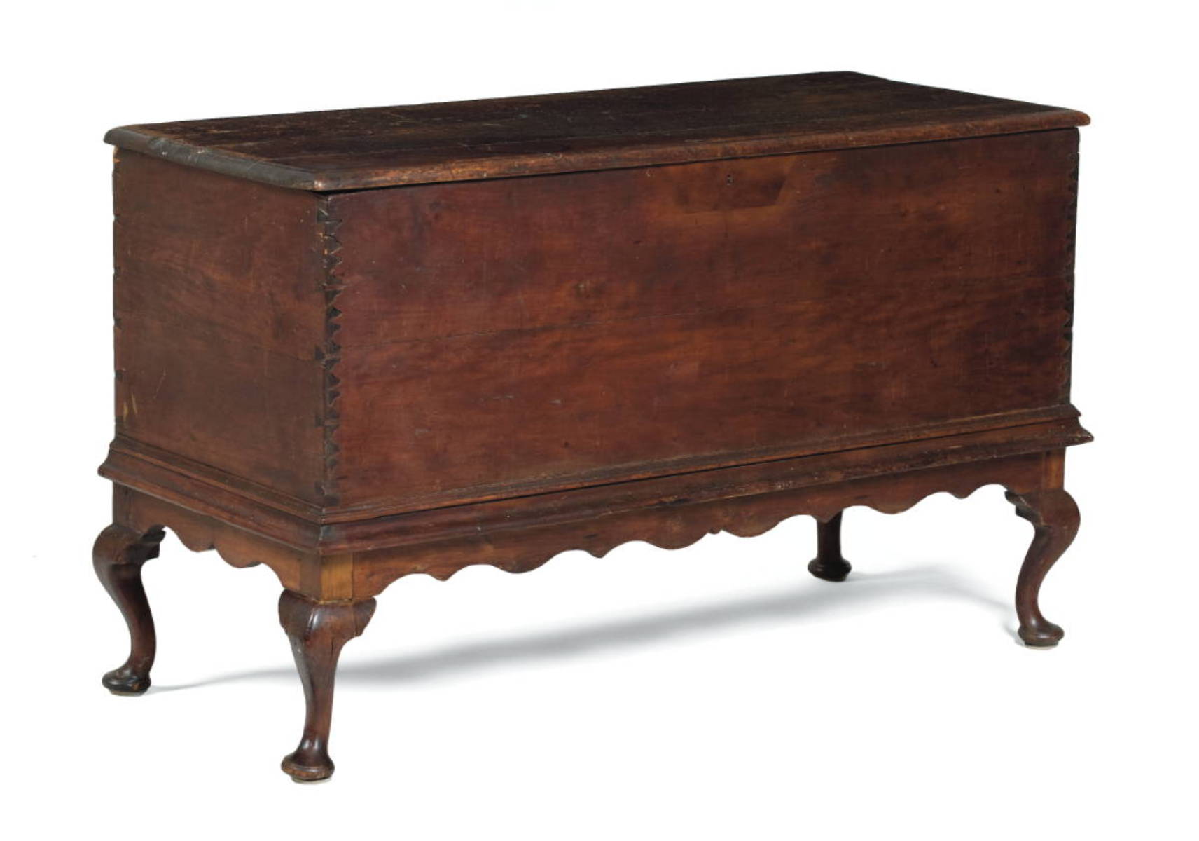 Appraisal: BERMUDA QUEEN ANNE CEDAR BLANKET BOX ON FRAME Overall height