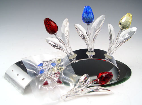 Appraisal: PIECE GROUP OF SWAROVSKI ROSES IN BOXES To include red