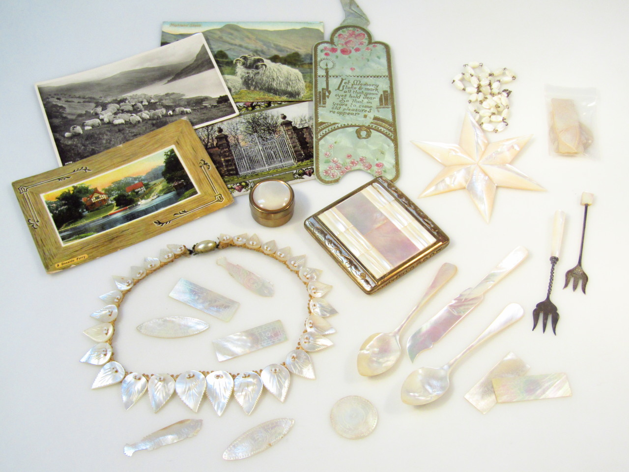 Appraisal: Various mother of pearl etc to include a star pendant