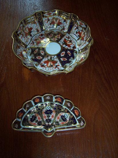 Appraisal: A Royal Crown Derby fan shaped dish cm wide and