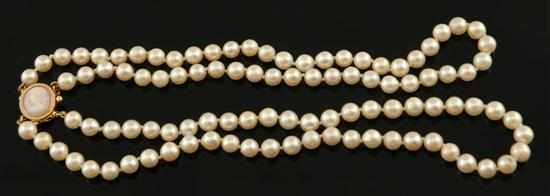 Appraisal: A cultured pearl choker Comprising a double strand of pearls