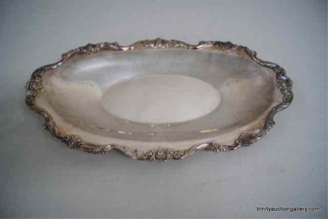 Appraisal: Wallace ''Royal Rose'' Silverplate Bread TrayThis is a very nice