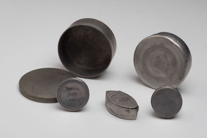 Appraisal: FIVE ENGLISH PEWTER SNUFF BOXES NINETEENTH CENTURY Diameter of largest