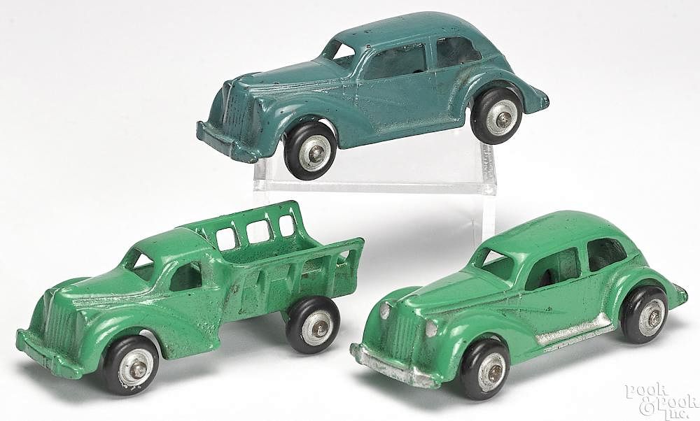 Appraisal: Three small Arcade cast iron cars Three small Arcade cast