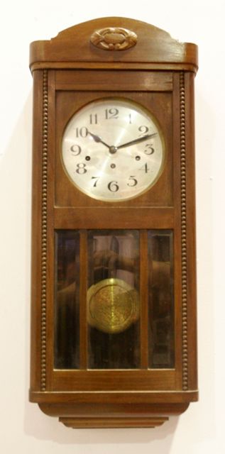 Appraisal: An Art Deco wallclock