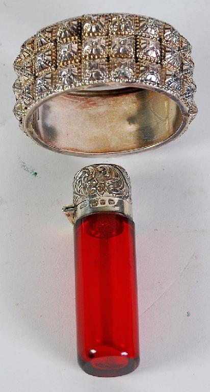 Appraisal: LATE VICTORIAN RUBY GLASS SCENT BOTTLE WITH SILVER TOP cylindrical