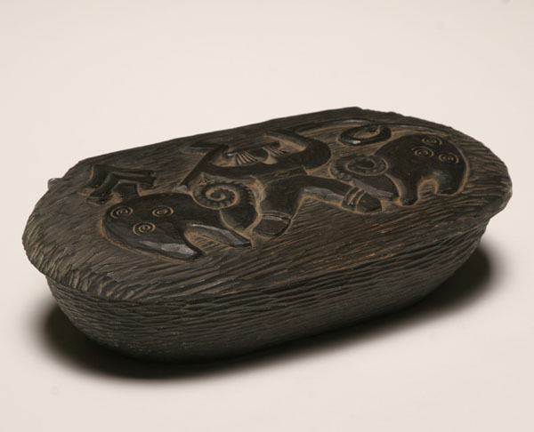 Appraisal: Hand carved wooden box 's oval shape with wooden hinge