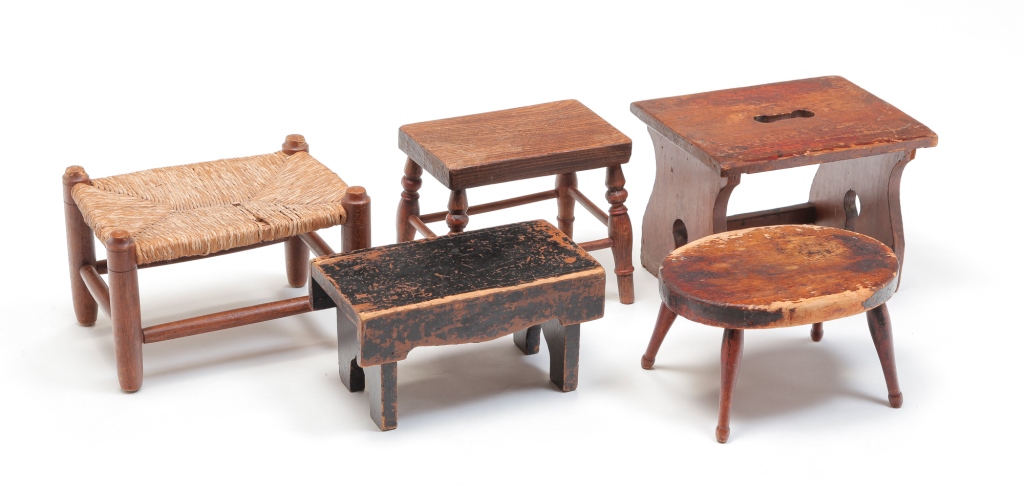 Appraisal: Nineteenth and th centuries Four are American pine with oval