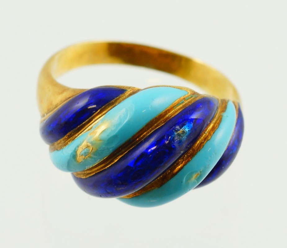 Appraisal: K Italy YG enameled ring size dwt