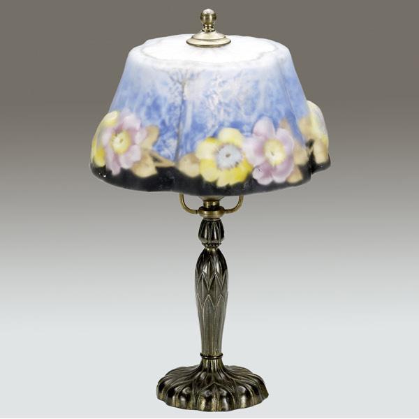 Appraisal: PAIRPOINT Puffy boudoir lamp with a floral shade over a